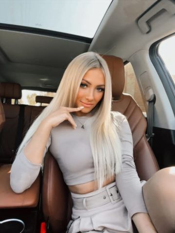 Тихомира Горячая Секретарша фото 2